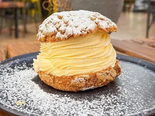 Choux cream com creme de baunilha